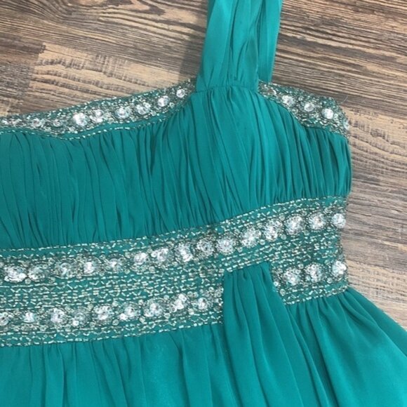 Gorgeous party dress - Picture 3 of 4